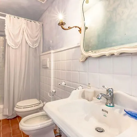 Locazione Turistica Cevoli-2 * Lari